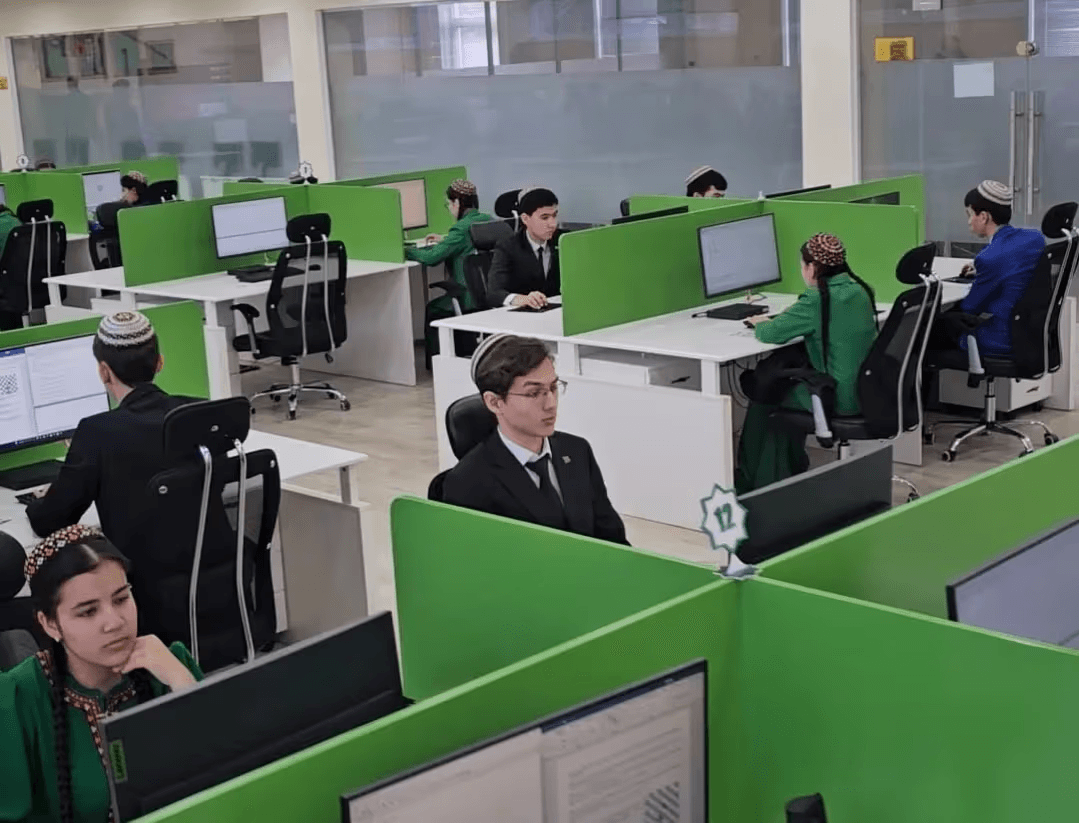 Informatics contest held among school students in Turkmenistan